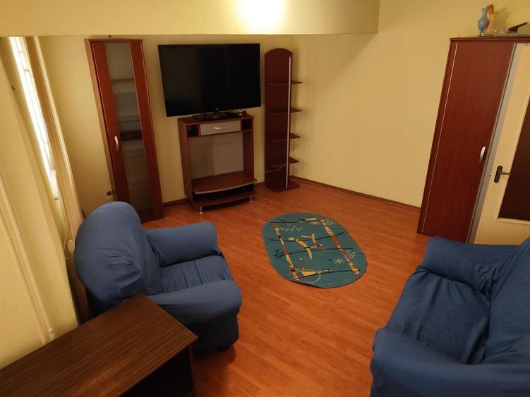De închiriat apartament 3 camere decomandat – zona Port - 1