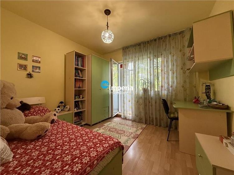 Apartament 4 cam, semi - decomandat, de vanzare zona Tatarasi - Dispecer - 3