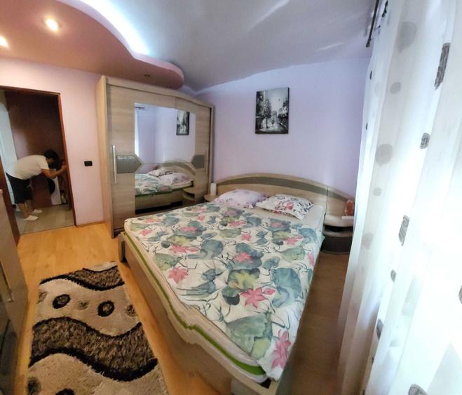 Inchiriez apartament 2 camere - 4