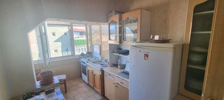 Apartament 2 camere-Stei - 2 balcoane - 3