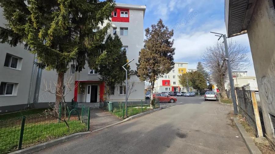 Apartament 3 camere Centru Valenii de Munte | Cartier modernizat in 2024 - 11