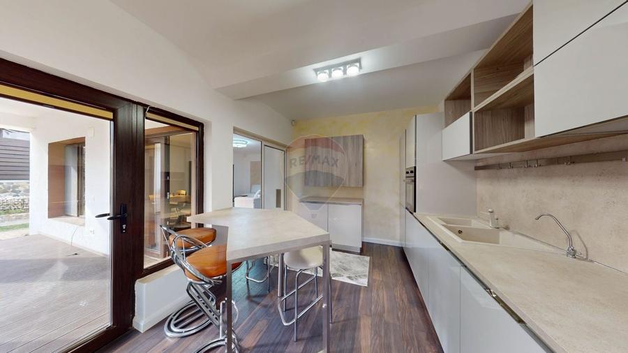 Vila deosebita |  Zona Bunloc | Comision 0 - 16