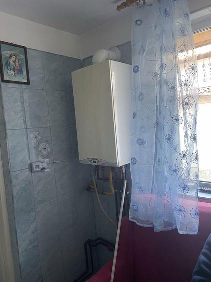 Casa de vanzare , in Oituz la strada Principala , teren 1200 mp - 3