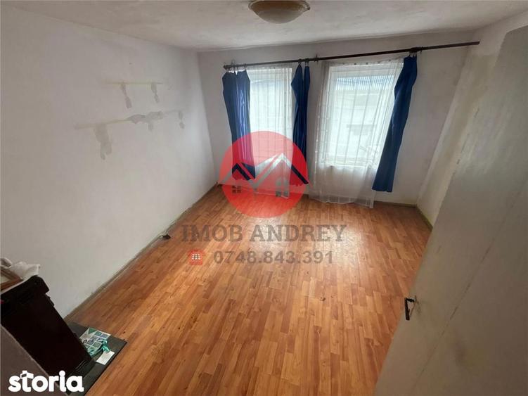 Casa de vanzare in centrul orasului, zona Piata Noua - 3