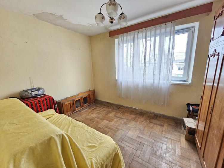 Decomandat, 2 camere, zona Narcisa - 3