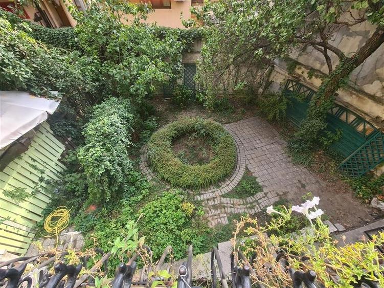 Plantelor, vila splendida cu 6 apartamente, curte, terase, garaj. - 8