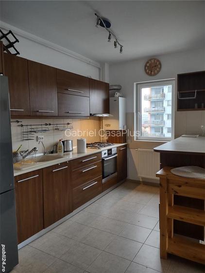 Apartament cu 4 camere decomandat în Central