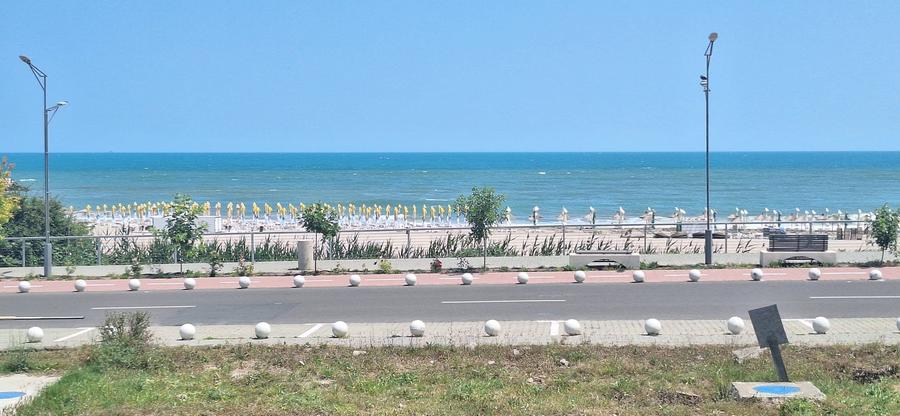 EXCLUSIV - OCAZIE ! EFORIE SUD FRONTAL MARE COMPLEX TURISTIC 3.745 MP. 30 CAMERE - 31