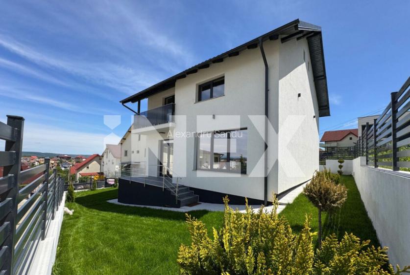 Casa spa?ioasa ?i moderna de vanzare in Trivale p