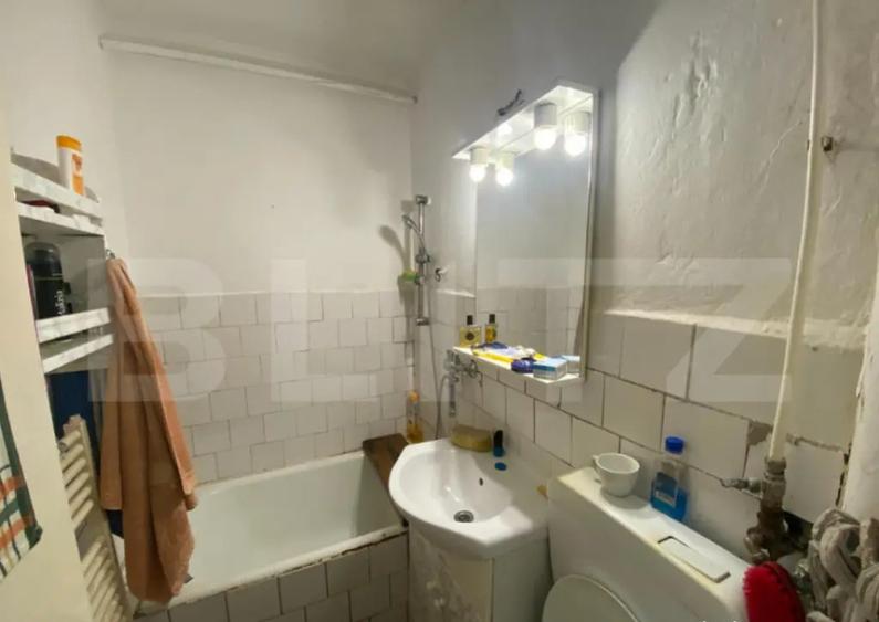 Garsoniera situata la etajul 3, zona Cetate - 4