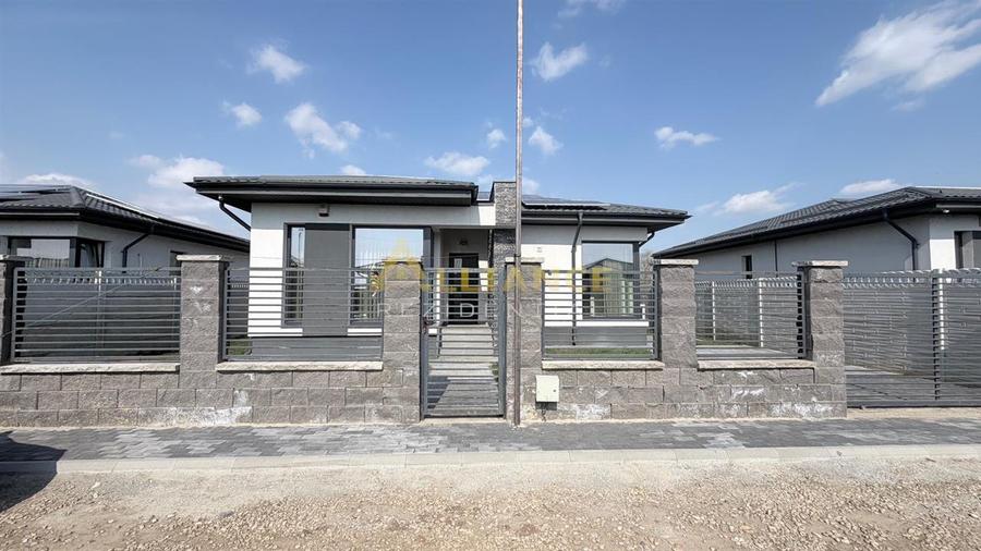 Casa Individuala - 3 camere, 2 bai, pompa de caldura, panouri solare - 1