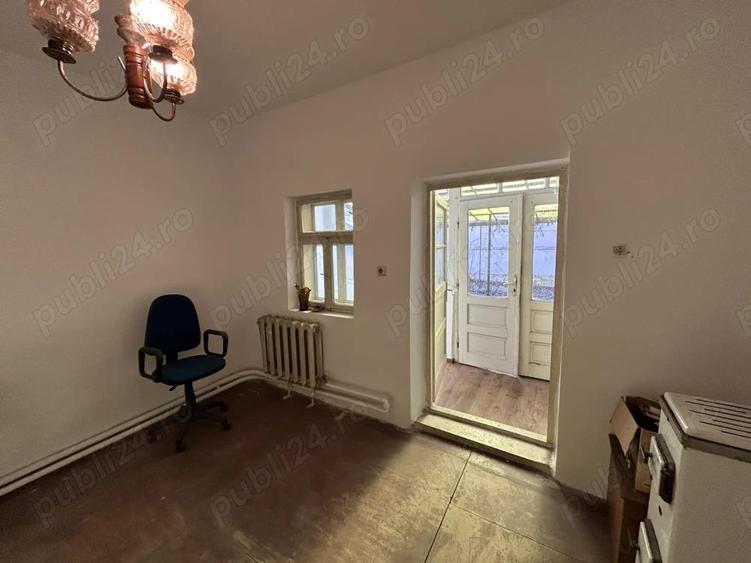 Vand casa mare, 4 cam.in Mandruloc, st.1.484 mp. sc.160,toate utilitatile introduse(incl.gaz) - 1