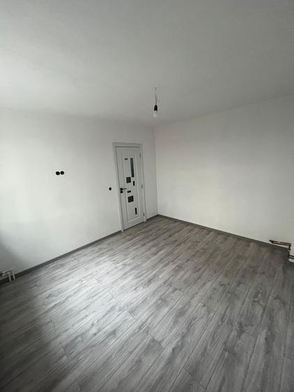 Apartament cu 3 camere decomandat în Gălăuțaș