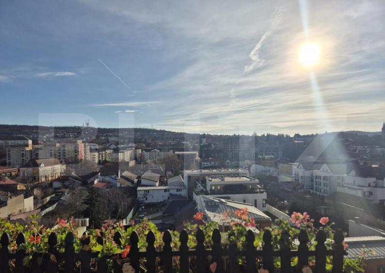 Apartament spa?ios cu 4 camere si parcare in 7 Noiembrie - 7