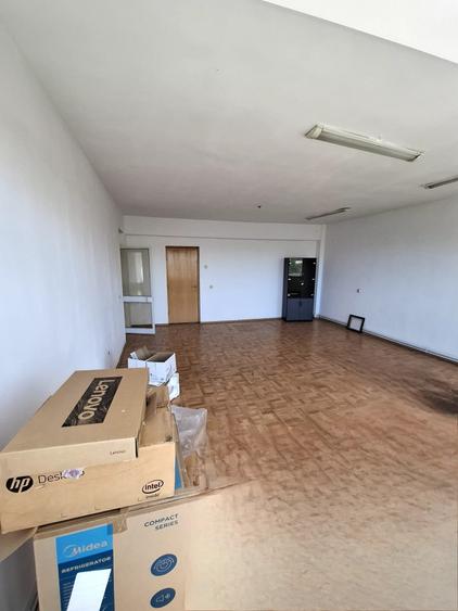 De închiriat: 2 birouri spațioase – 82 mp utili (zona str. Republicii) - 7