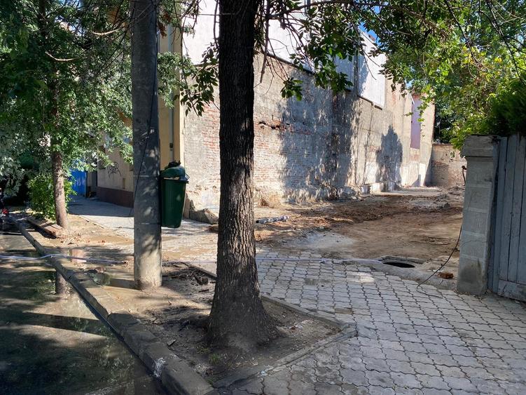 TEREN INTRAVILAN PIATA VICTORIEI - 1