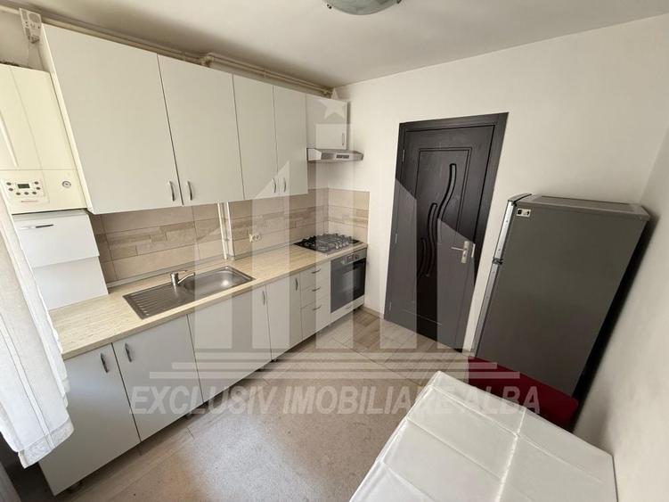 Apartament cu 2 camere semidecomandat, mobilat în Central