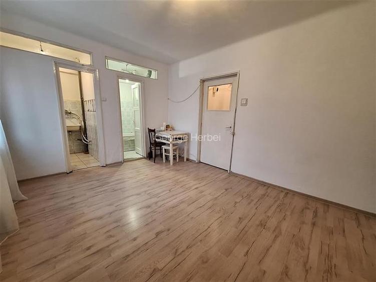 Garsoniera in zona ultracentrala | Etaj 3, Bacau