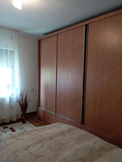 Casa -constructie solida-garaj-curte-zona Gojdu Deva - 7