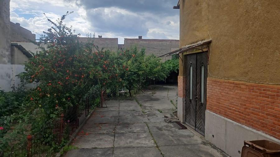 Casa vanzare ARAD zona INTIM, Direct proprietar COMISION 0% - 2