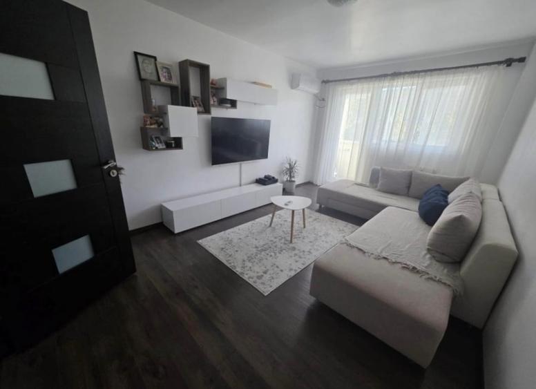 3 Camere Decomandat Renovat Mobilat zona Mircea cel Batran - 1