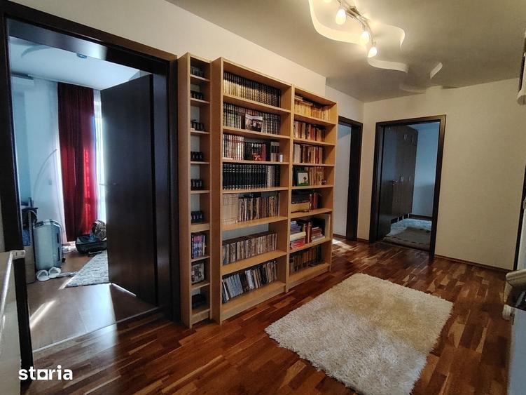 Casă cu 7 camere cu Teren 900 Mp în Corbeanca
