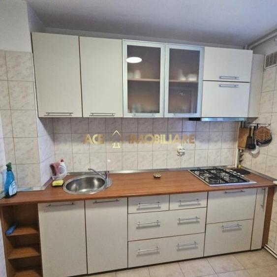 Apartament cu 3 camere semidecomandat, mobilat în Obor