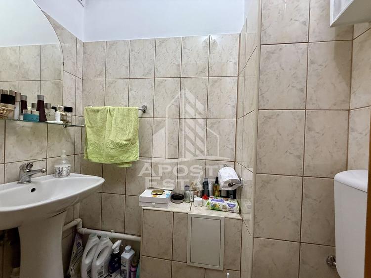 Apartament 3 camere, 2 bai, decomandat, etaj intermediar, lift, Fabric - 12