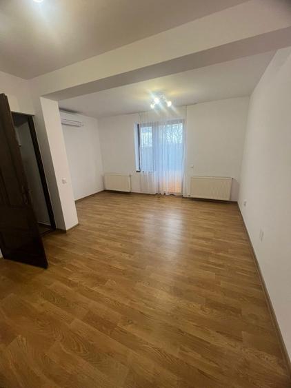 Particular inchiriez apartament 2 camere la vila/ acces curte/ terasa. - 2