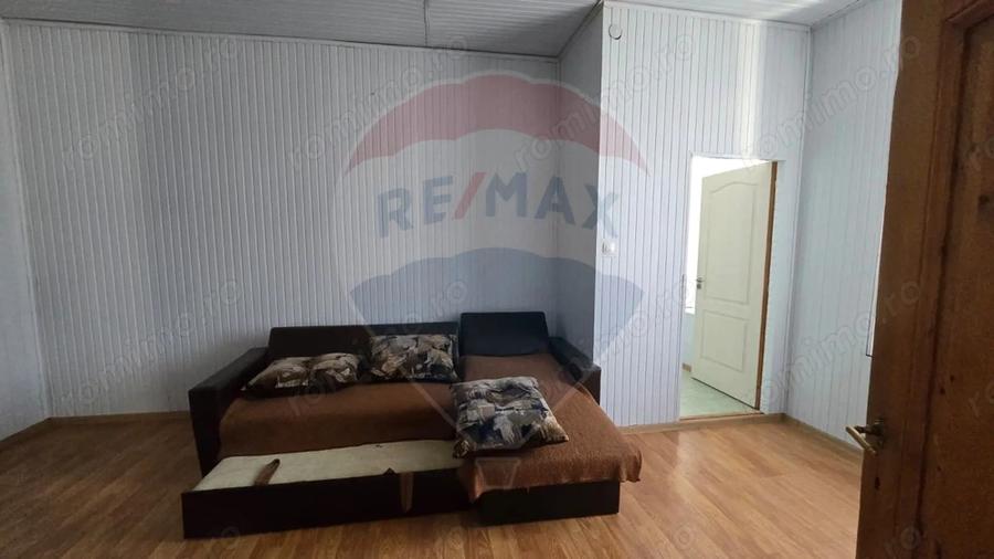 Casă cu 5 camere cu Teren 322 Mp în Central
