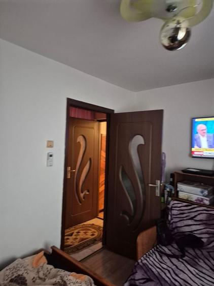 Apartament cu 2 camere semidecomandat în Steaua
