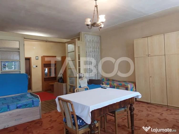 Apartament cu 3 camere decomandat în Central