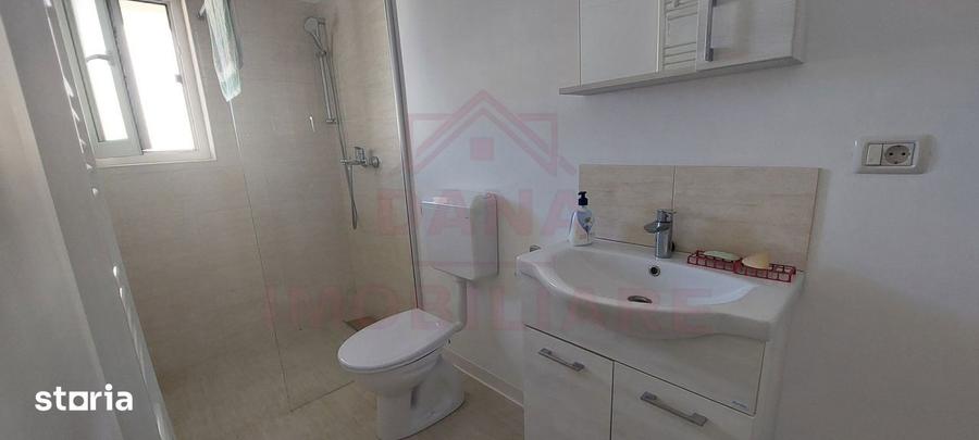 Casă cu 5 camere cu Canalizare în Central