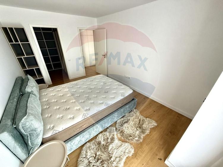 Apartament cu 2 camere semidecomandat, mobilat în Sopor