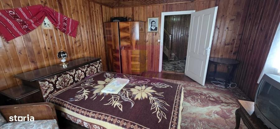 Casă cu 4 camere în Breaza de Sus