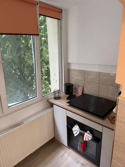 Ap 2 camere decomandat, Et. 2/4, zona Girocului. - 8