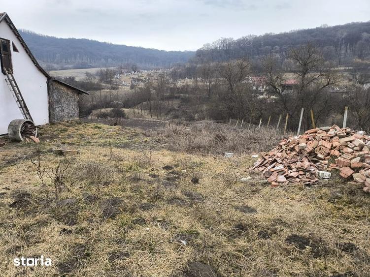 Teren de 1100 mp, în Ceuaș