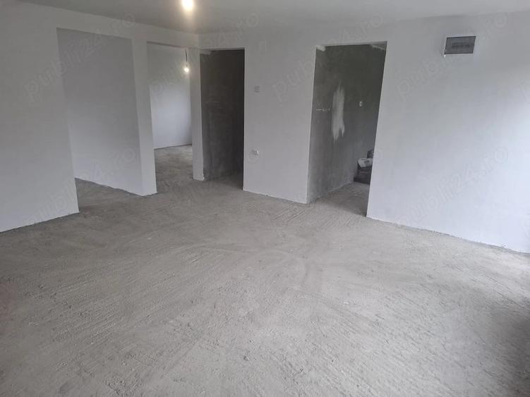 Casă cu 3 camere cu Teren 660 Mp în Tătărani