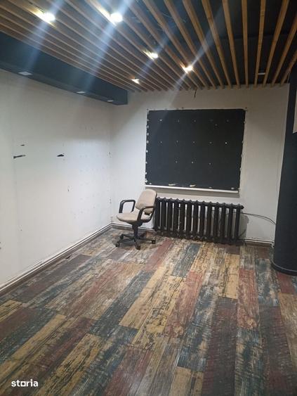 Spațiu comercial, de 64 mp, în Central