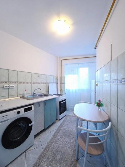 Garsonieră decomandată în Micro 18