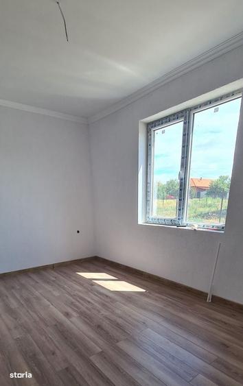 Casă cu 3 camere cu Teren 300 Mp în Variaș