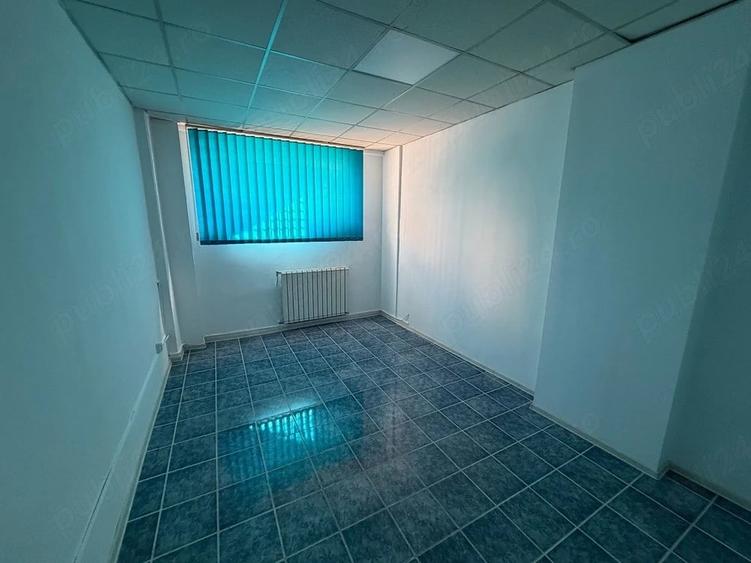 Spațiu comercial, de 125 mp, în Petros