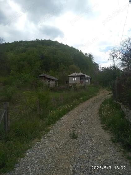 Casa batraneasca de Vanzare - 1