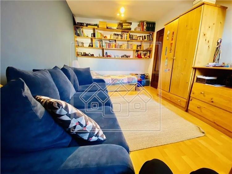 Casa de vanzare in Sibiu - 4 camere si 2 bai - cu piscina - 1