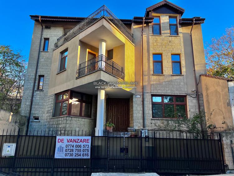 Casă cu 7 camere în Central Casă cu 7 camere în Central