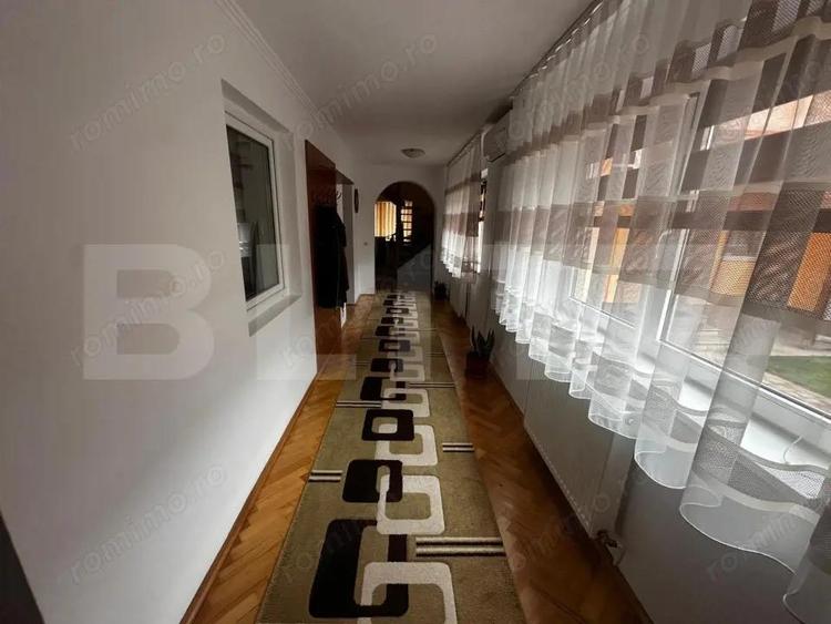 Casa spa?ioasa, aproape de centru, intr-o zona excelenta din Sebe? - 12