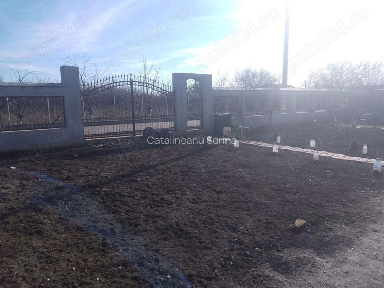 Vand teren +construc?ie hala+casa batraneasca demolabila Vand teren +construc?ie hala+casa batraneasca demolabila