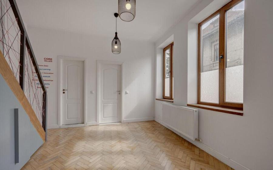 In Cartierul Evreiesc, casa 3 camere pivnita si mansarda - 11