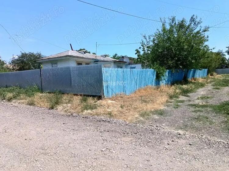 Teren cu casa batrineasca de vinzare Brani?tea galati