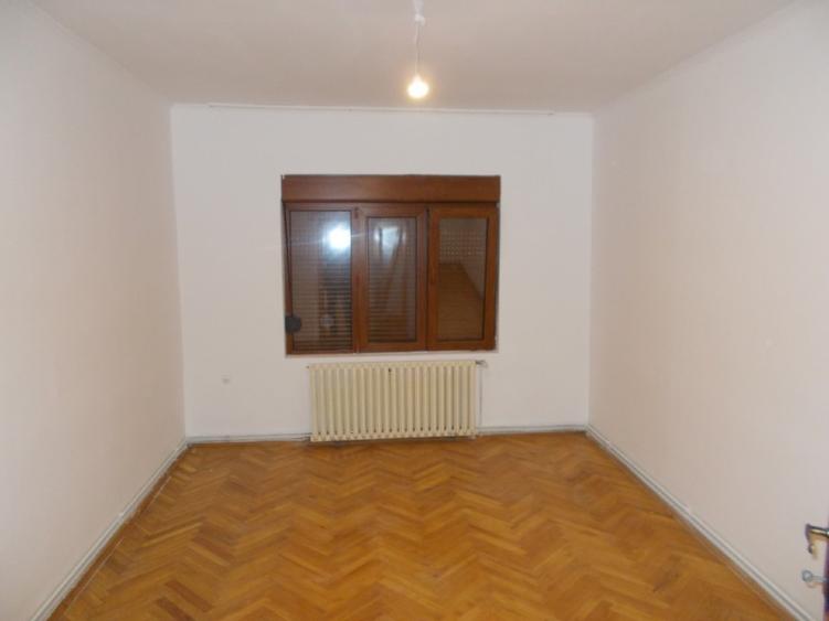 Casa, Timisora, zona Plopi, parter, caramida, 3 camere, 370mp teren - 9